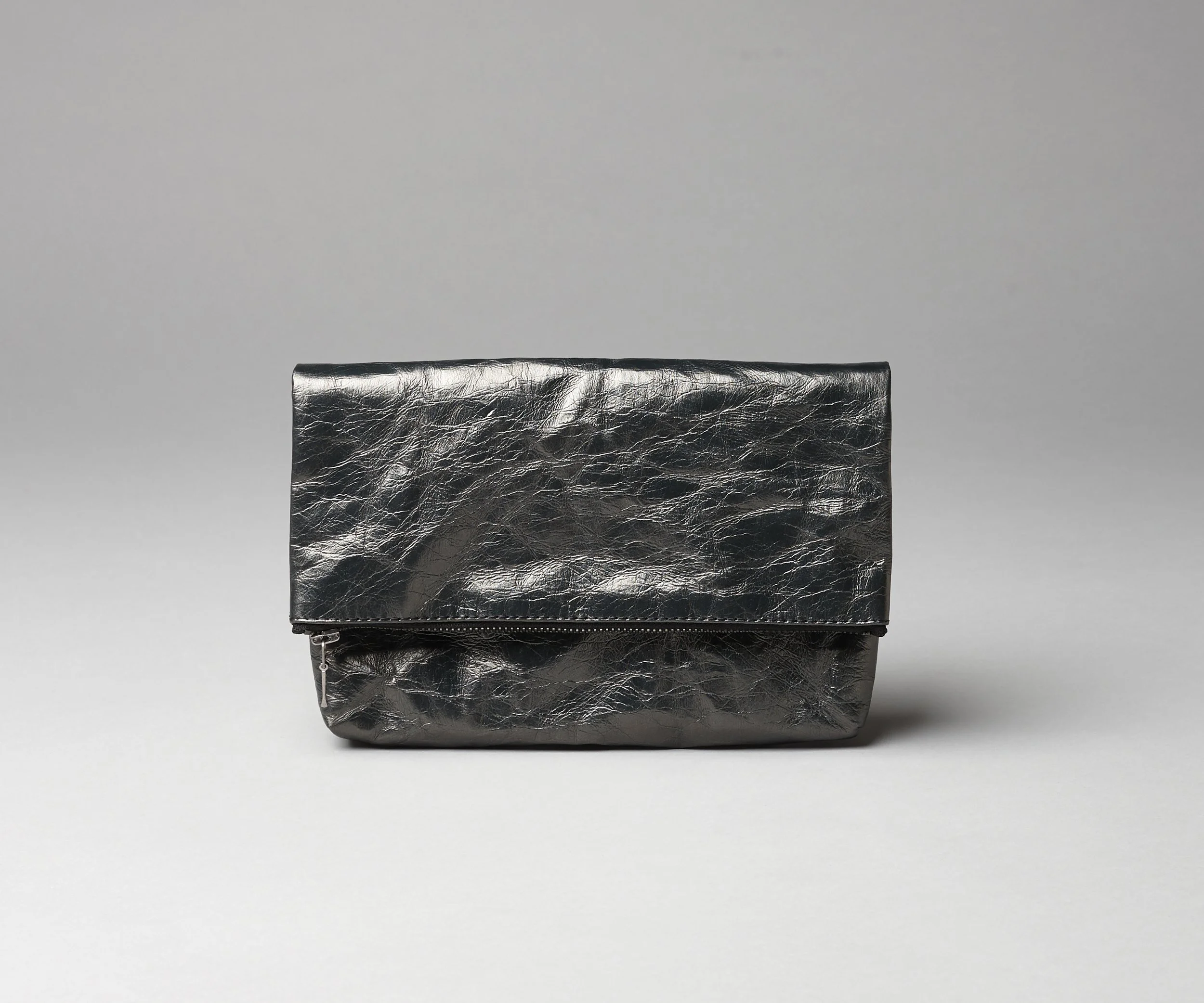 Folded Clutch　クラッチバッグ　メタリックグレー