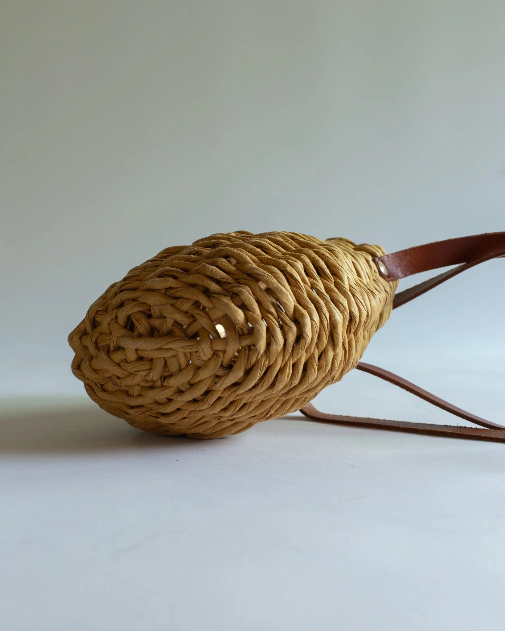 COCOON CROSSOVER Hand-Woven Paper Yarn Shoulder Bag