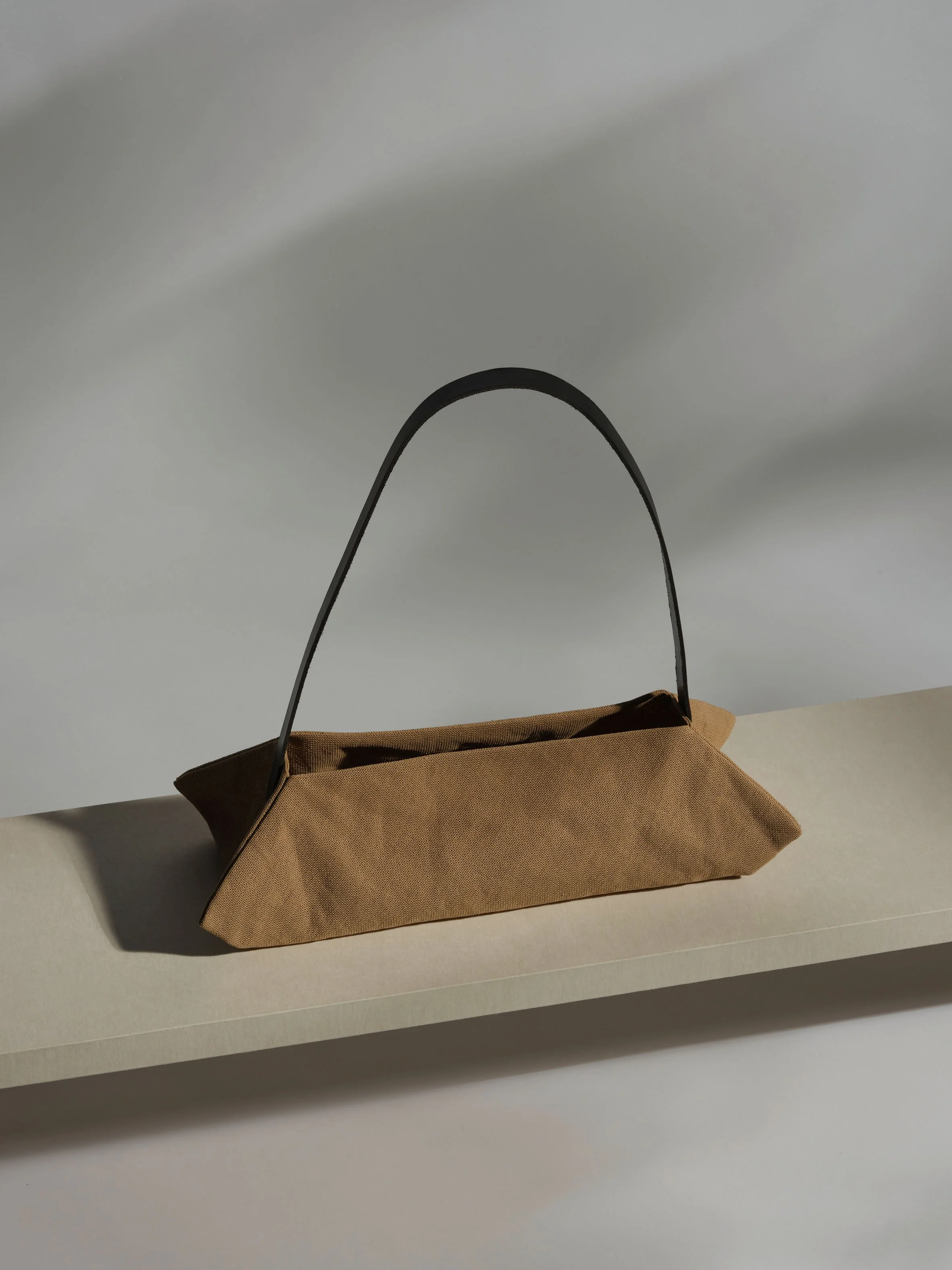MARIPOSA Curved Panama Paper Handbag