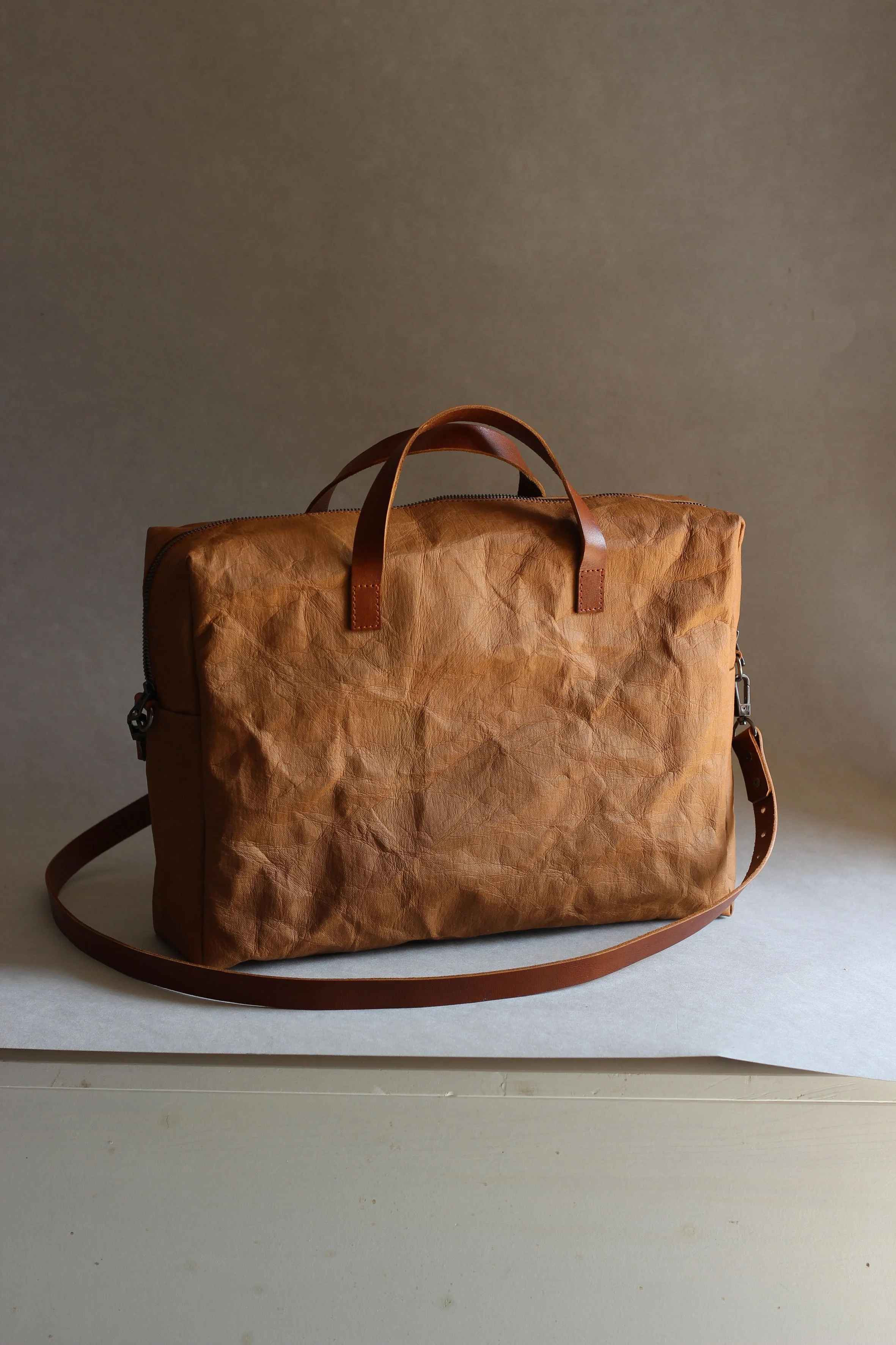DIPLOMAT Plant Dyed Paper 2WAY Bag