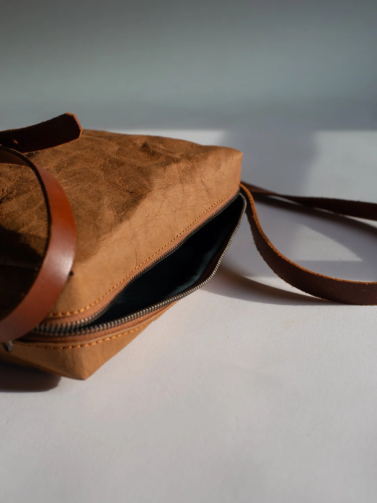 EDITOR Plant Dyed Paper Shoulder Bag