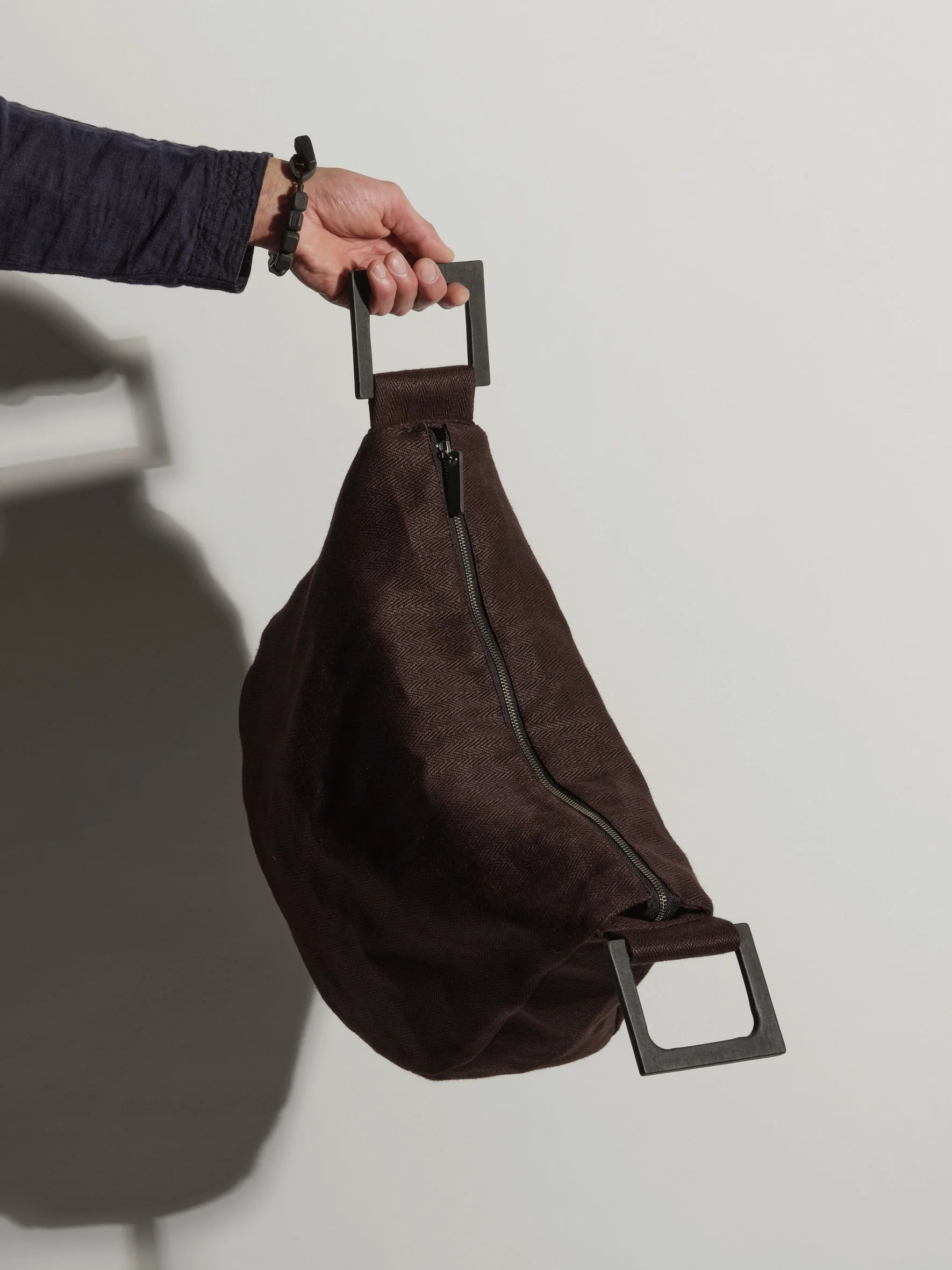 DROP Linen Handbag with "Tor" Paper Grip Handle