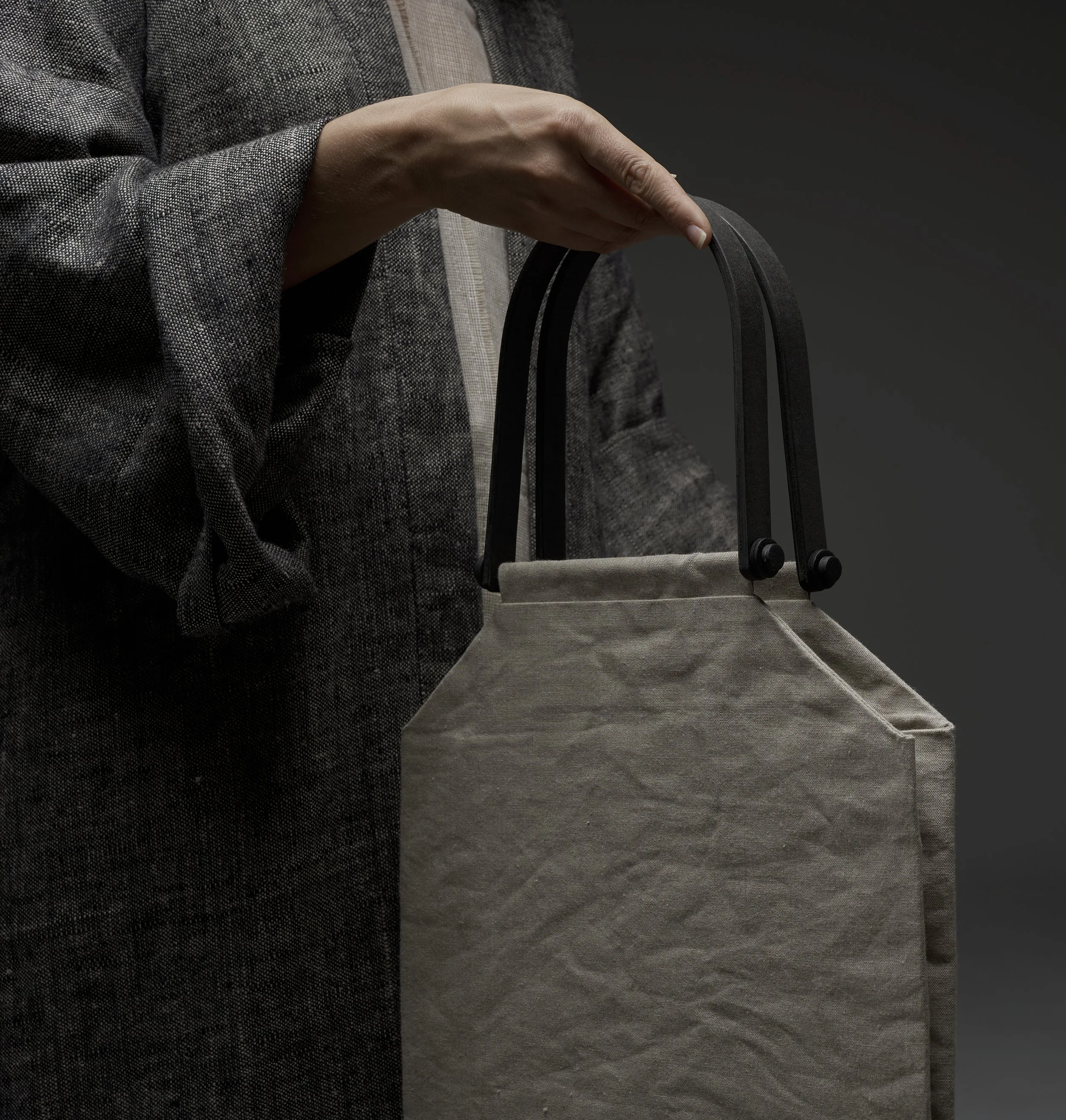 VAGABUND Paper & Linen Slim Tote Bag