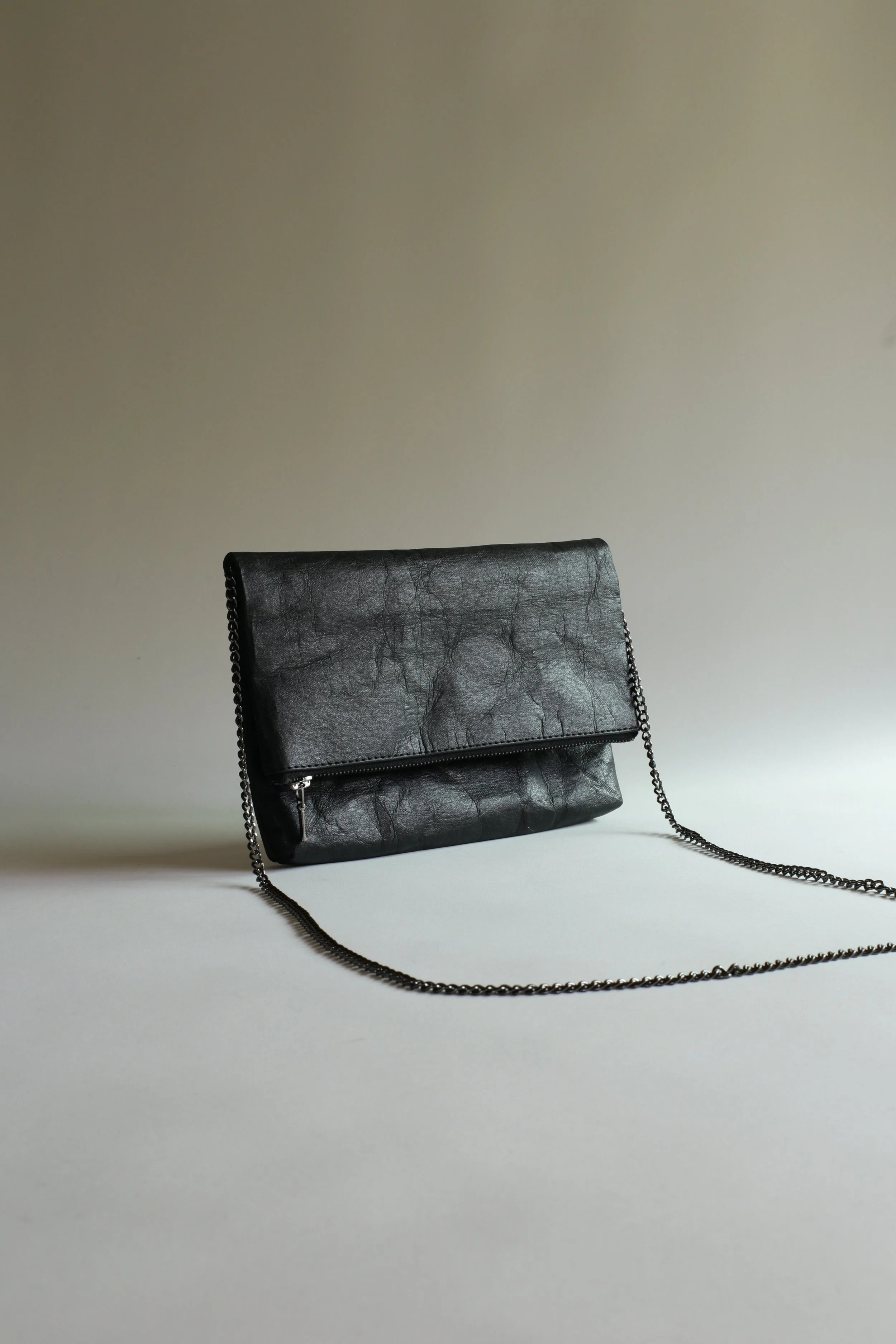 Folded Clutch　クラッチバッグ　メタリックブラック