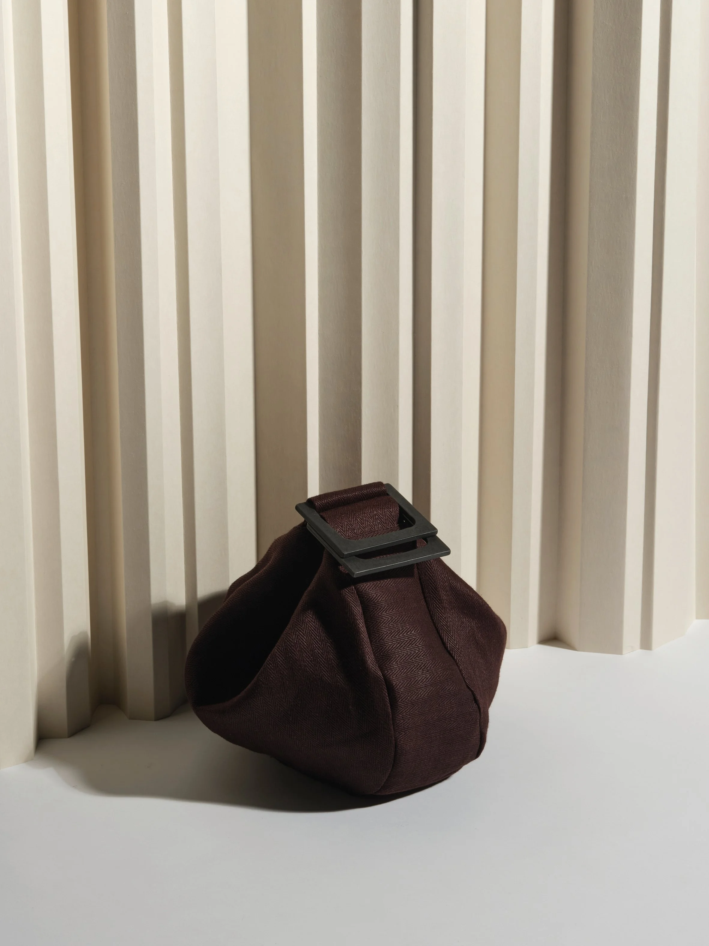 DROP Linen Handbag with "Tor" Paper Grip Handle