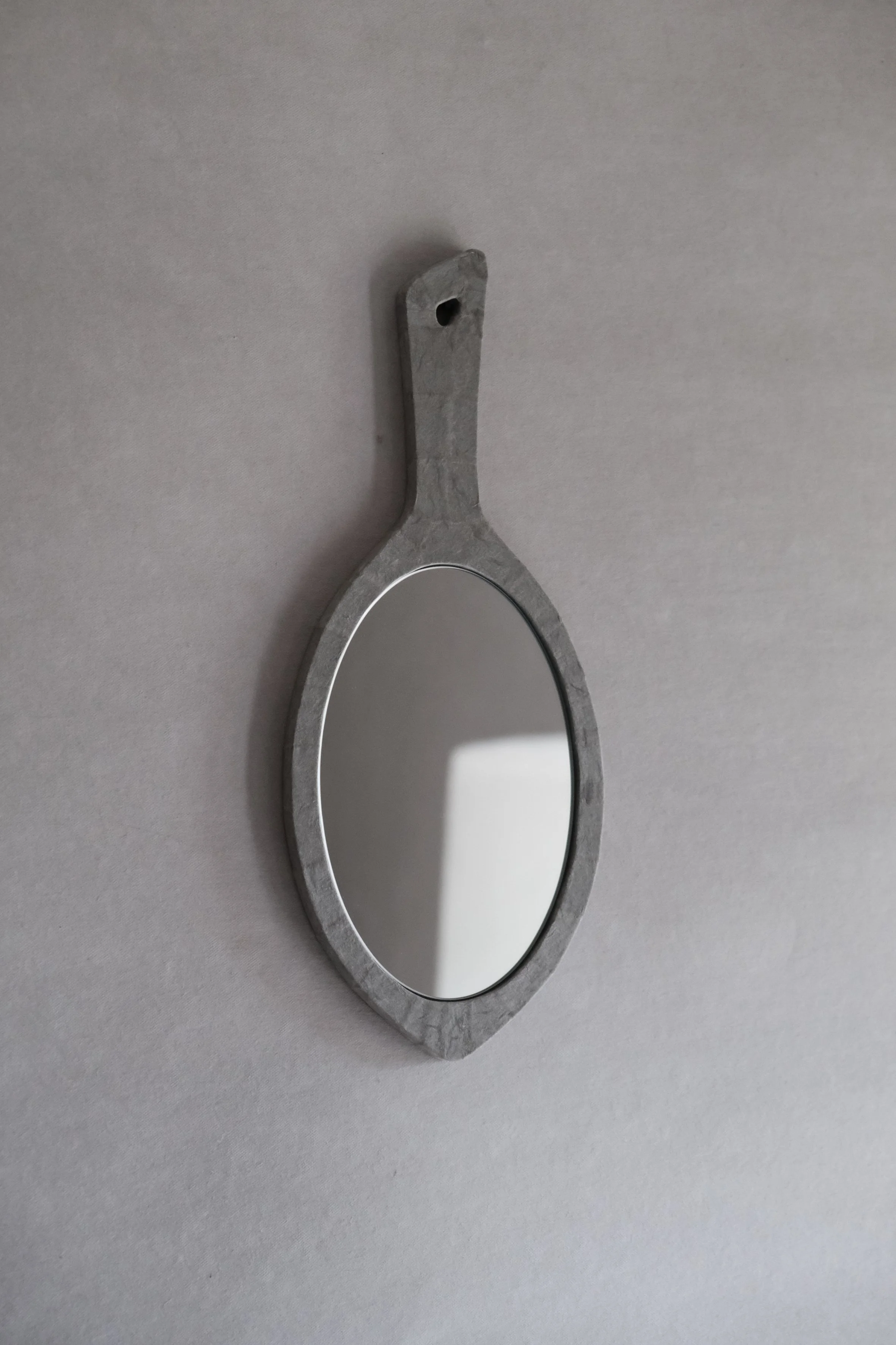 Mira - oval gray