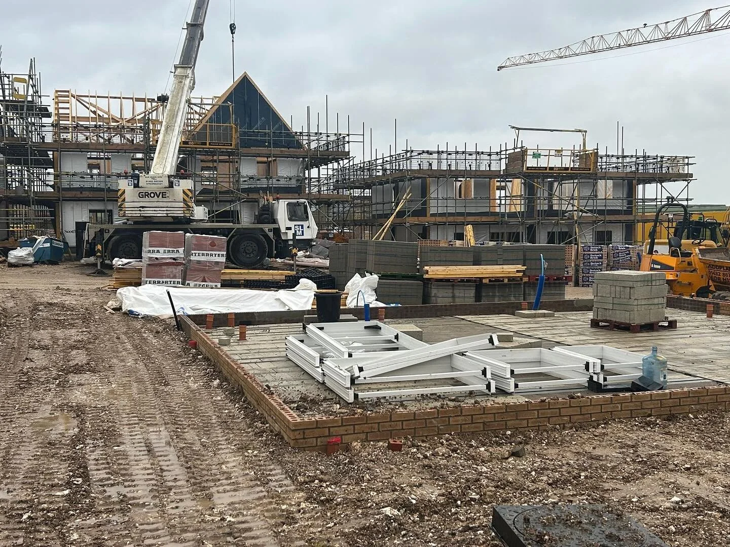 Timber frame scaffolds up for Esh Construction in Bridlington 🏠