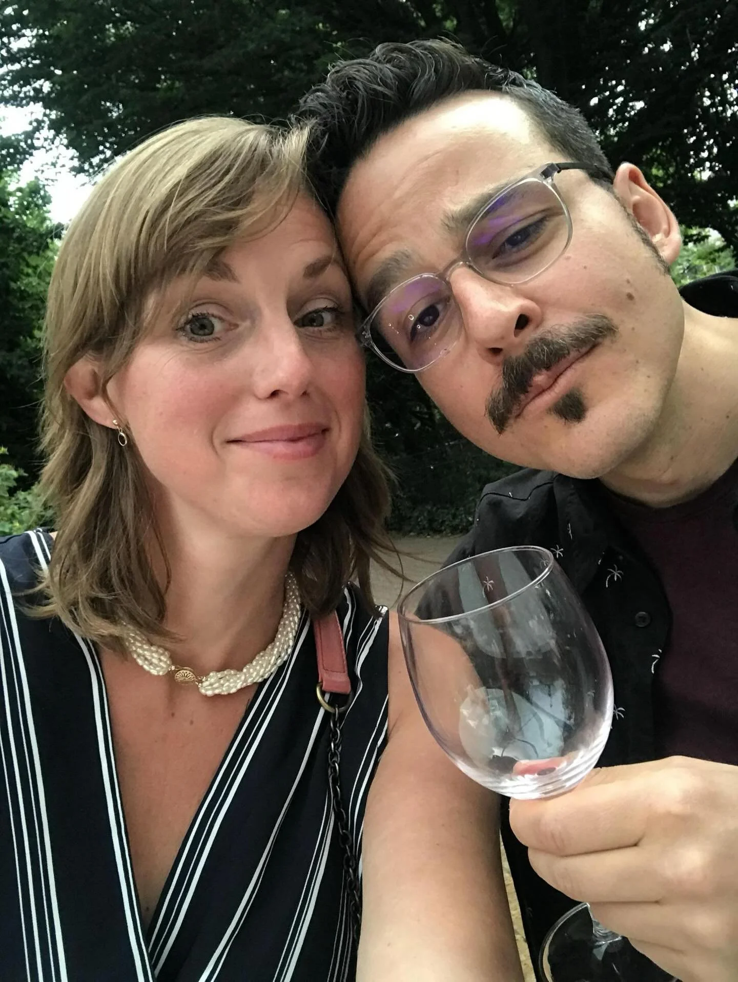 10 oktober en 17 jaar &lsquo;verkering&rsquo;😍
Deze 📸 is van een paar jaar geleden, we vergeten de laatste jaren foto&rsquo;s van ons 2 te maken #sleur 😜😂
Daar gaan we dus iets aan doen!