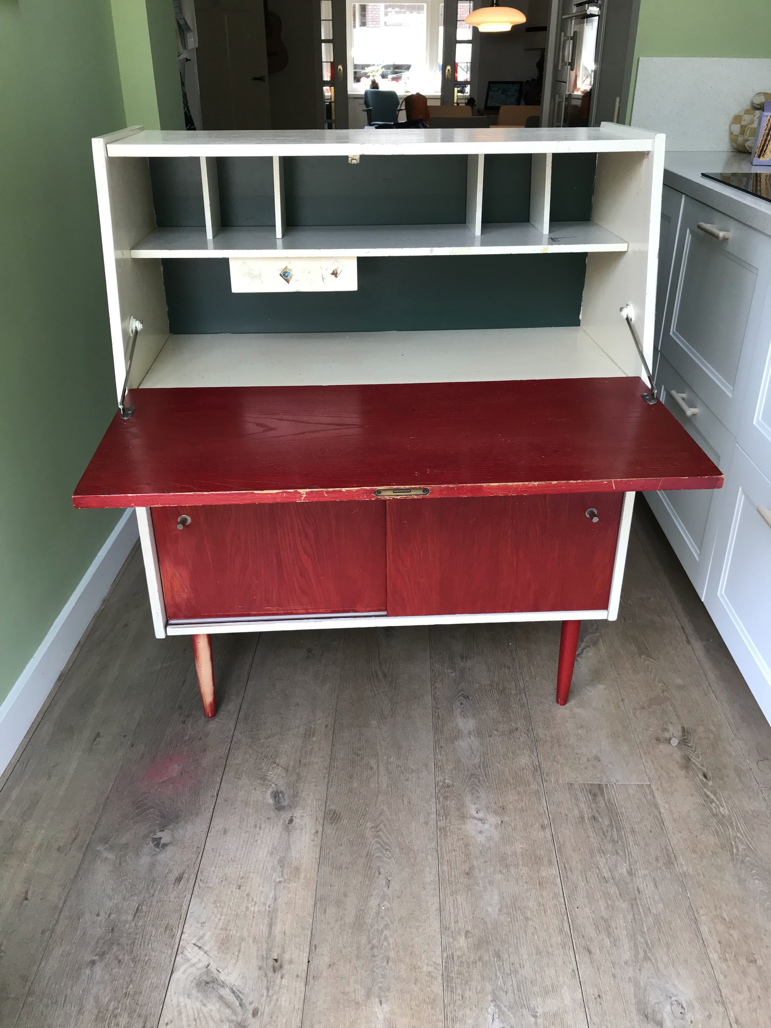 Secretaire voor renovatie