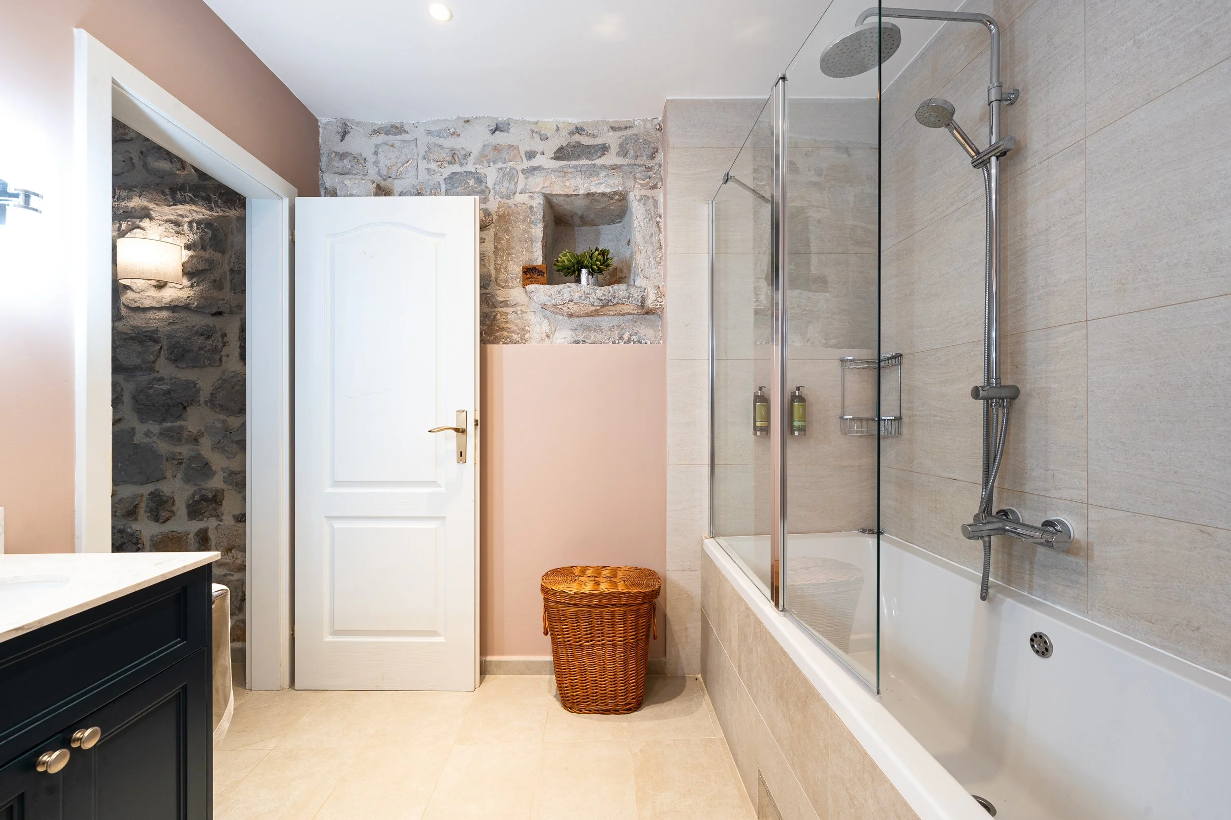 Orla en-suite bathroom