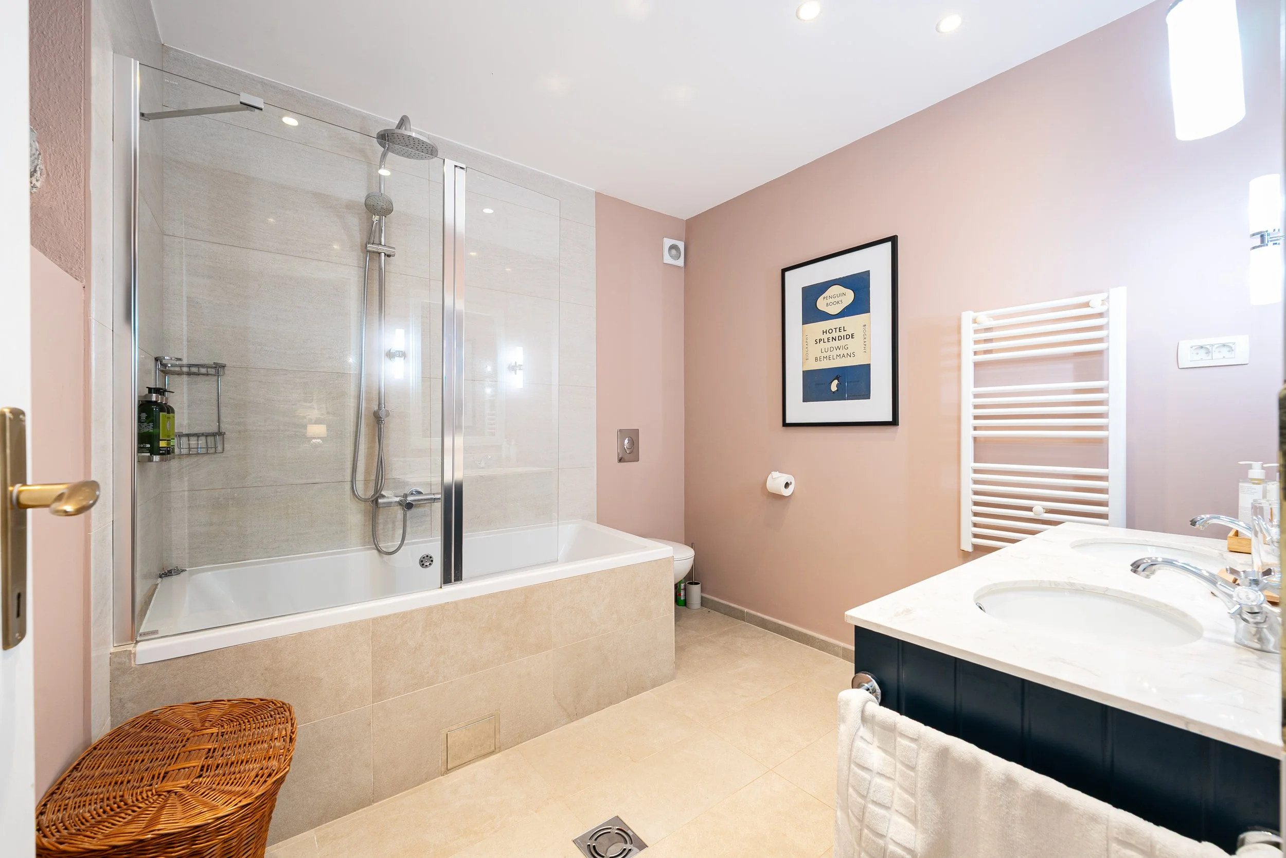 Orla en-suite bathroom