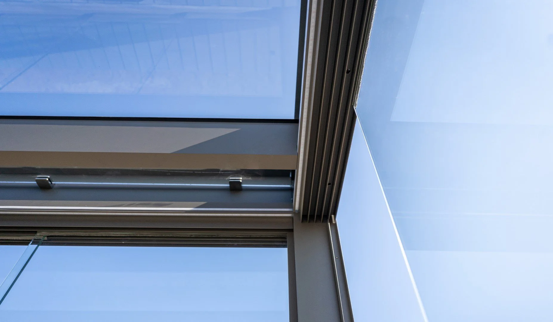 Perola_AYE_LP_Glasdak_Binnenhoek_2 (Large).jpeg