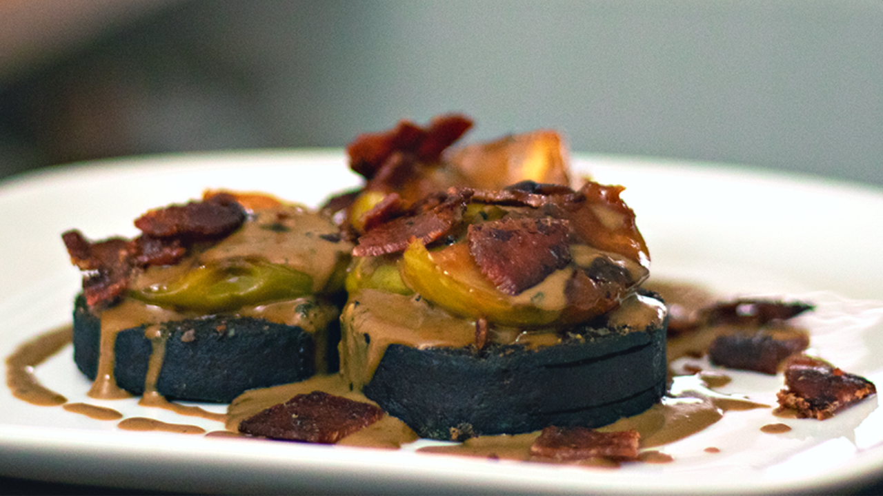 Black Pudding, Apple, Bacon & Peppercorn Sauce