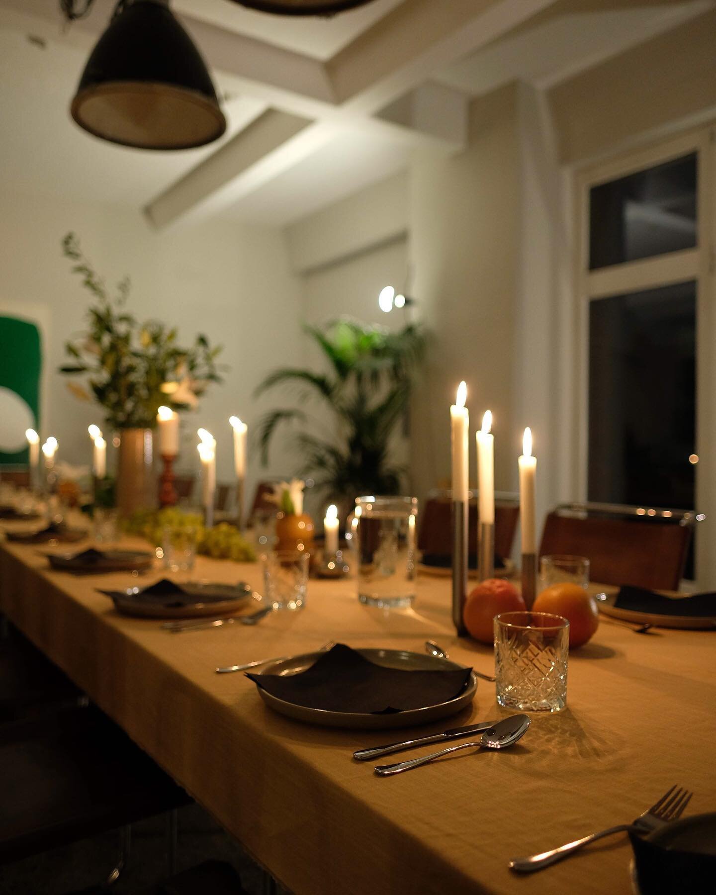 Coming together for a warming dinner in the coziness of our Lo-Fi Loft is the perfect remedy for the cold season ✨

For more info and to book your experience head to our bio.

#lofiloft #cometogether #timeout #comecloser #coziness