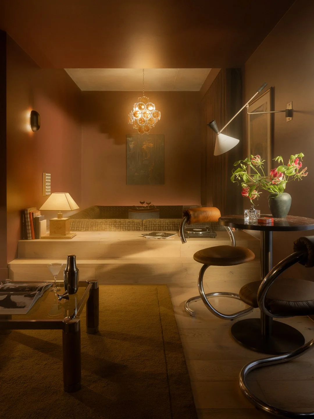 The Art of Layered Lighting: How to Create Atmosphere in Your Home