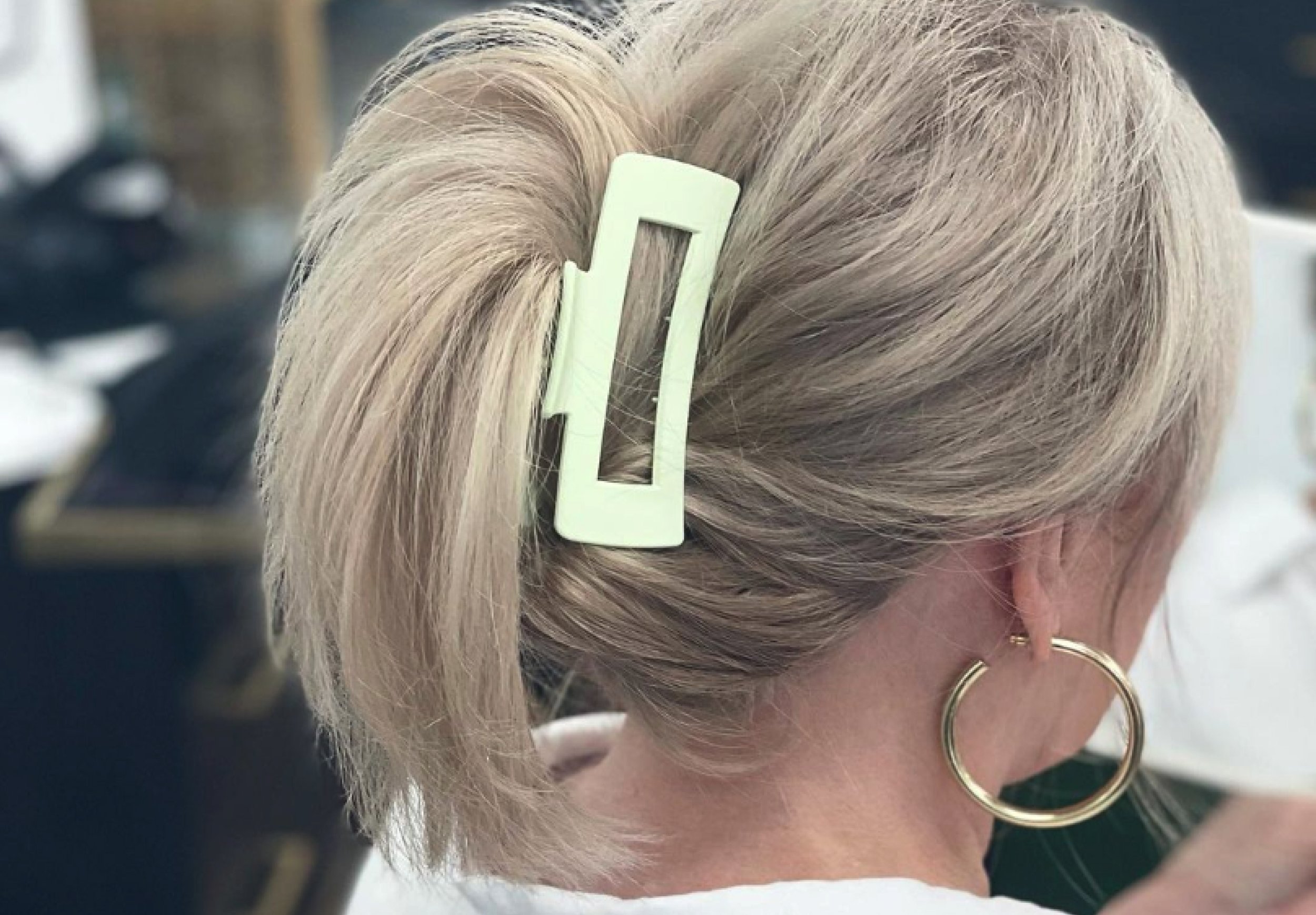 8 Claw Clip Styles you need this summer Ponytail Twist 2.jpg