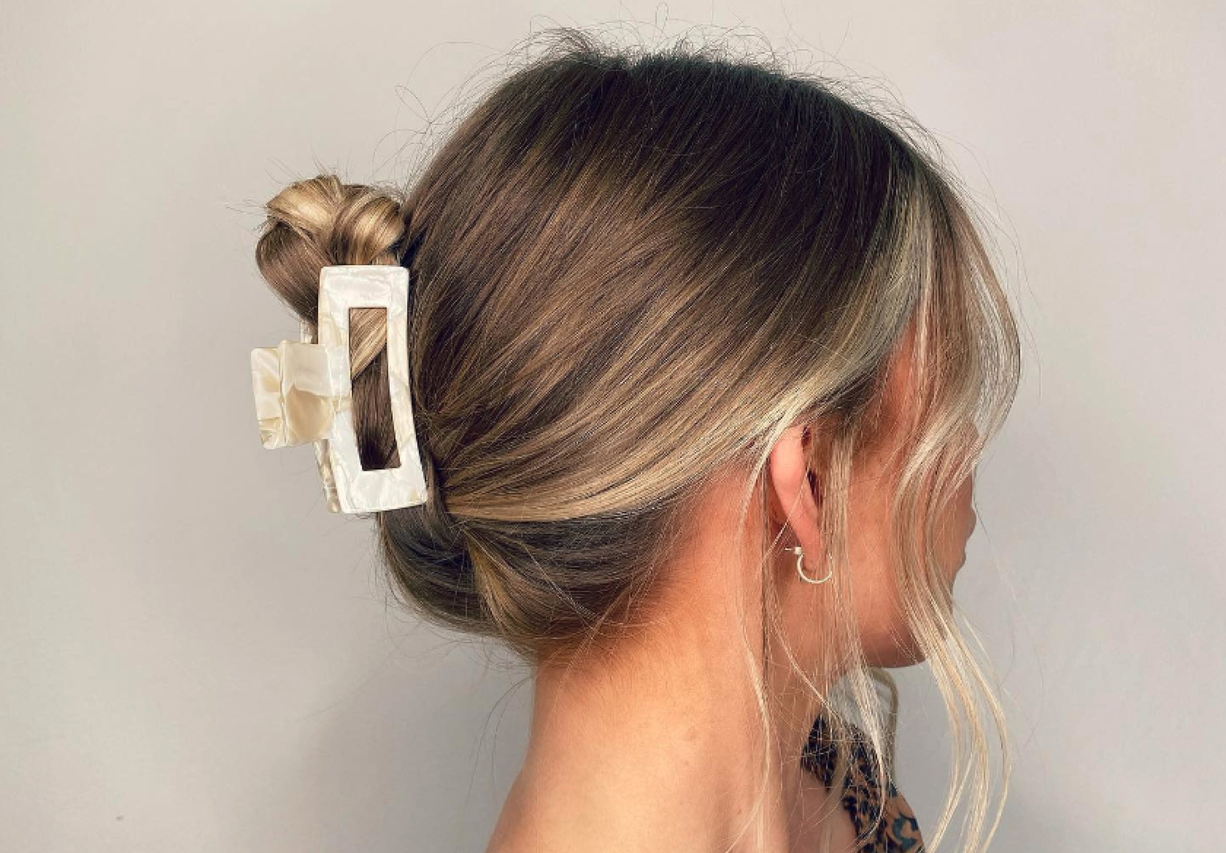 8 Claw Clip Styles you need this summer Chic Chignon 2.jpg
