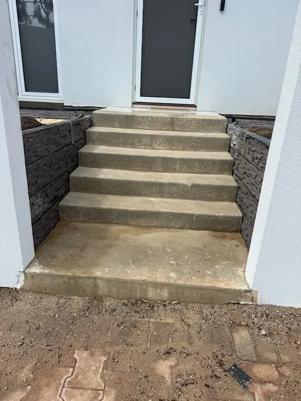 306-- Retaining wall Gallery.jpg