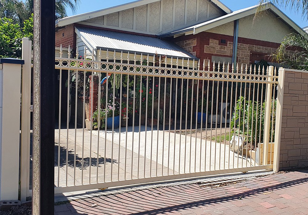 sliding gate