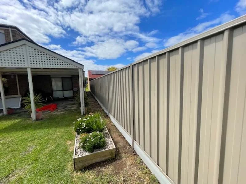 Good Neighbour with Concrete Plinths--12.jpg