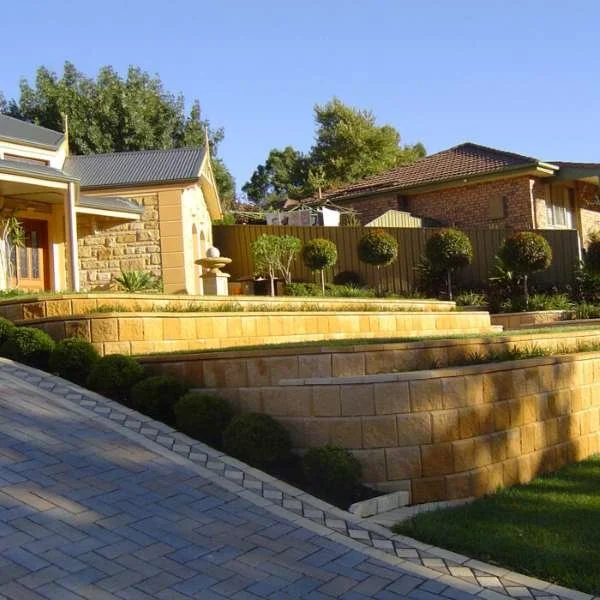 Junior Block Raised Retaining Wall Sunstone