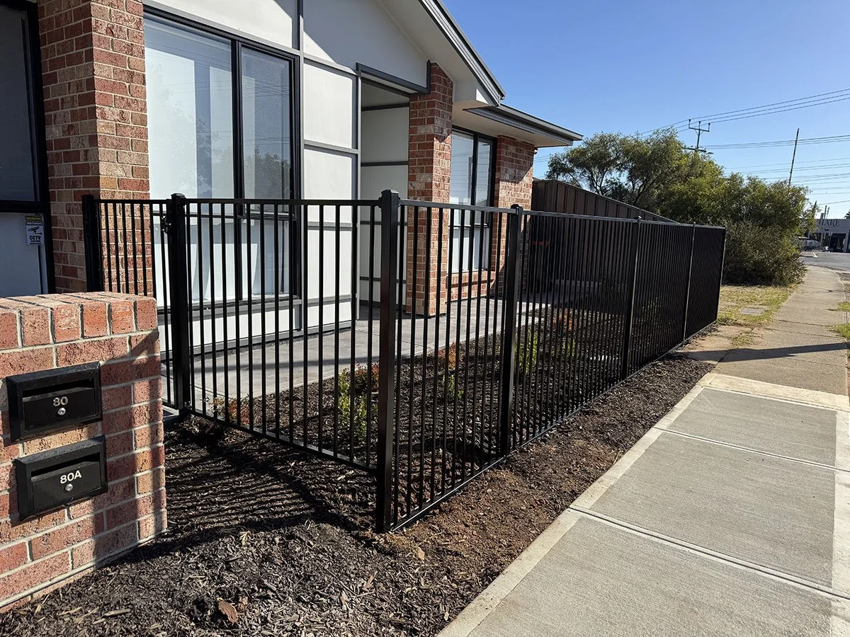 Tubular fencing design B-1