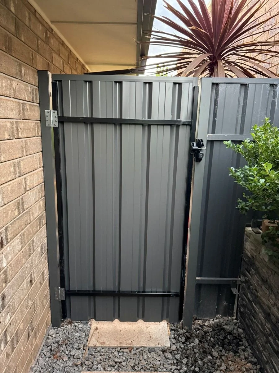 gate-post and rail-601.jpg