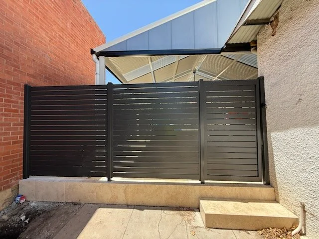 Horizontal Aluminium slats 90mm + 0.9mm gap  +  Pedestrian Gate  with double key Lock color Monument