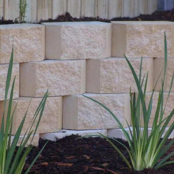 Backyard-Block-Garden-Retaining-Walls-Limestone-700x700.jpg