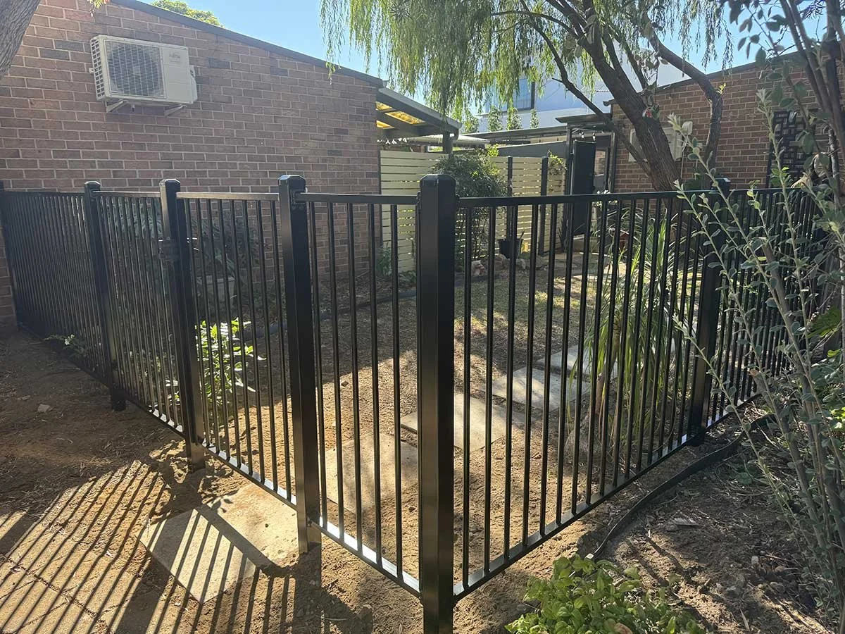 294-- Fencing Gallery.jpg