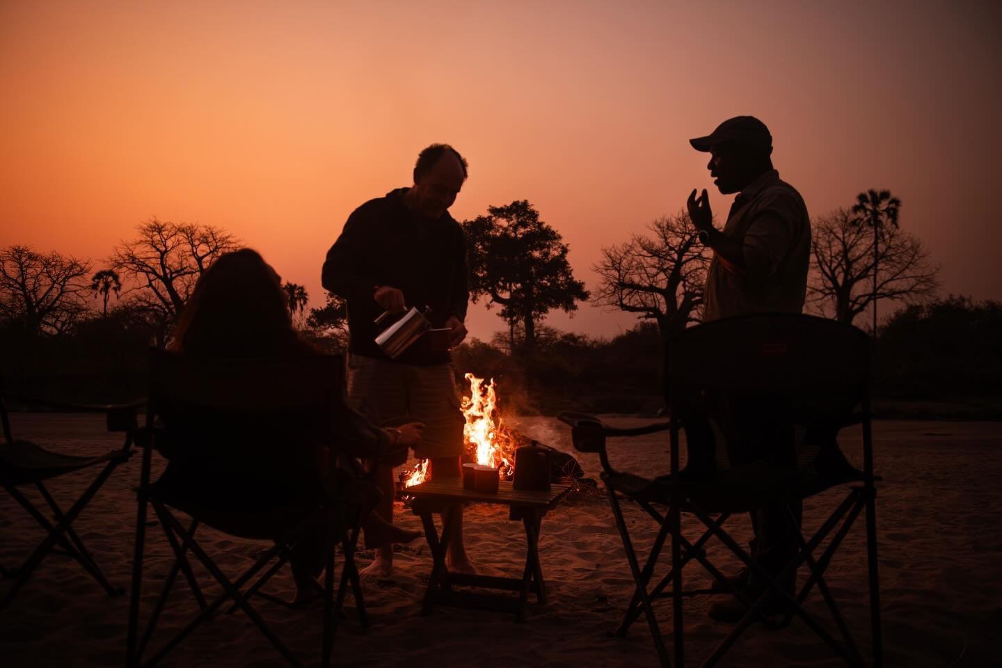 This is waking up just pre-dawn, on a dry river bed in Ruaha. Listening to Prim and @richardknocker start the day with some wit and banter, sweetly surprising considering the early hour and that we have all just tumbled out of our camp beds. Listenin