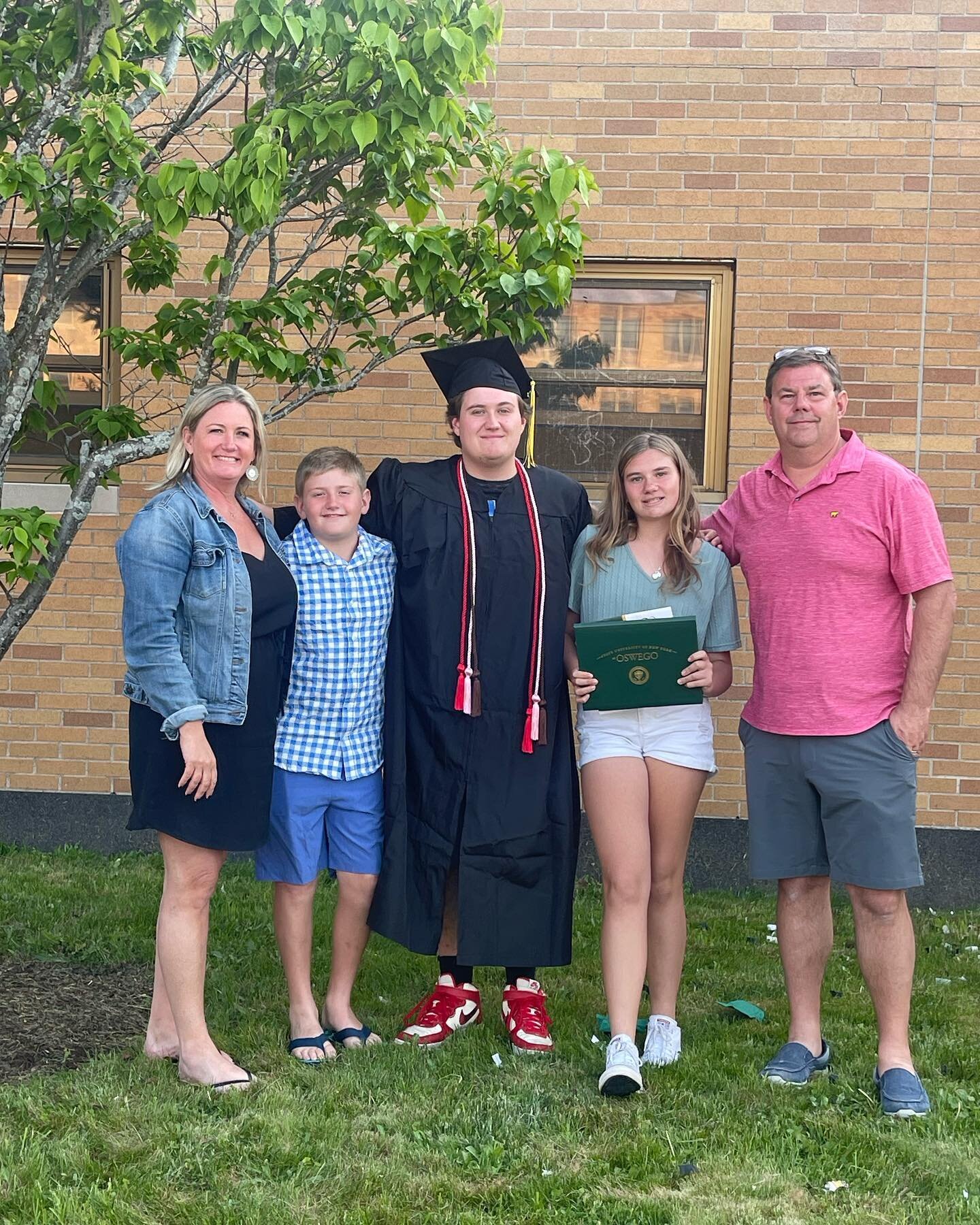 Congratulations Parker!! I&rsquo;m so proud of you and love you so much!! College graduate! 
💚💛💚💛 

#oswegostate #collegegrad #myson #proudmama