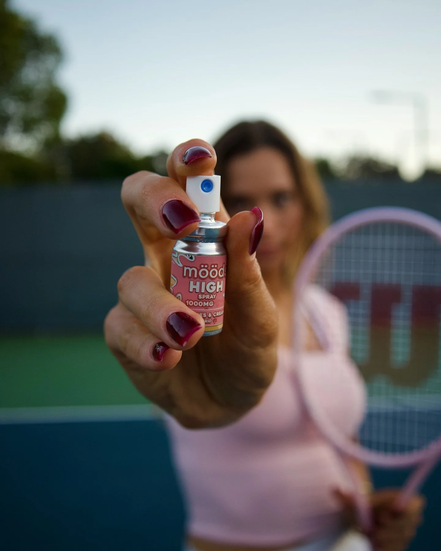 On the court, on the go, or just kicking back&mdash;Peaches &amp; Cream High is the perfect match 🍑🍦
#findyourm&ouml;&ouml;ds #takem&ouml;&ouml;dsanywhere

Educational Only / Nothing for Sale