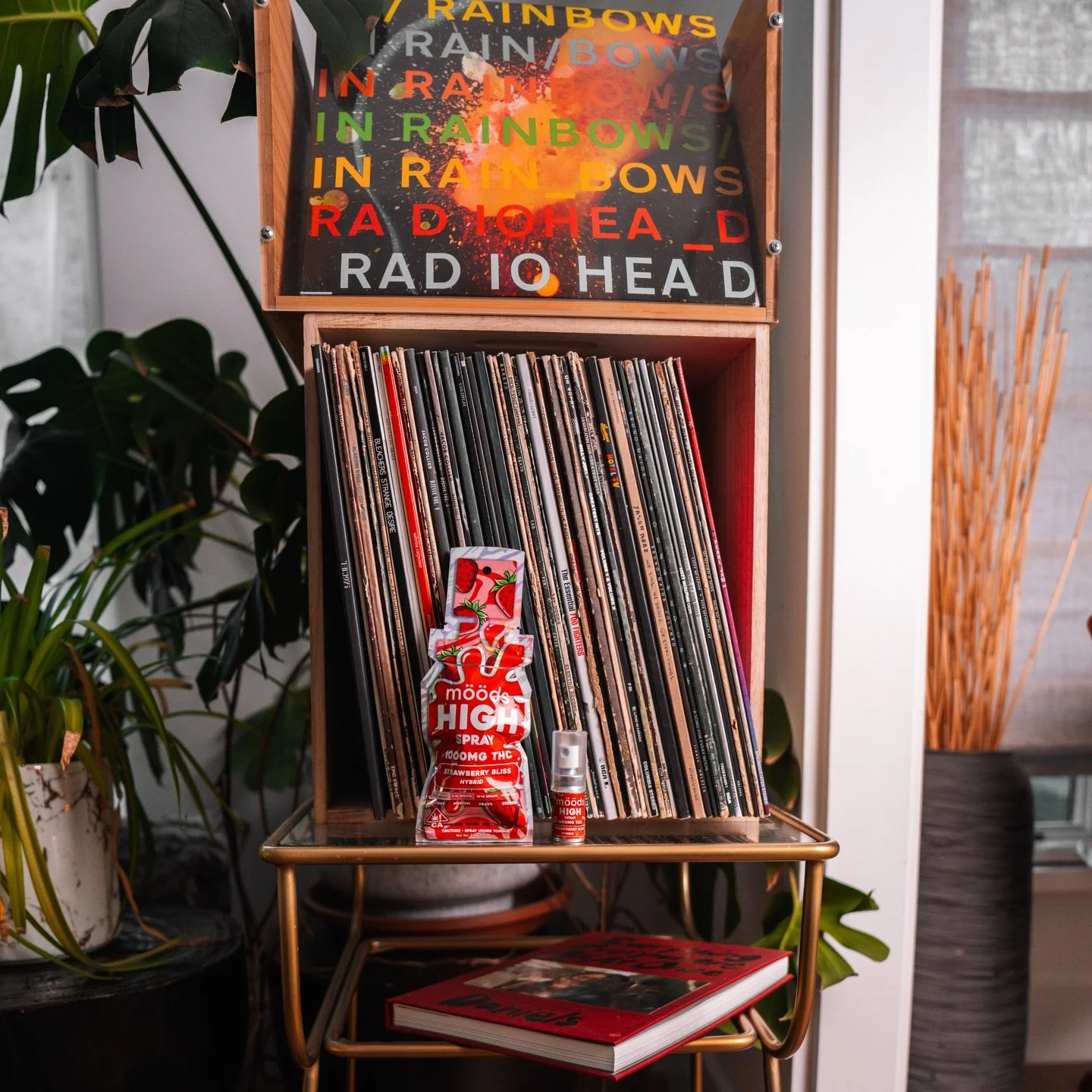 Soundtrack on, the m&ouml;&ouml;d is set 😎🎶

Comment the song that matches your current m&ouml;&ouml;d?