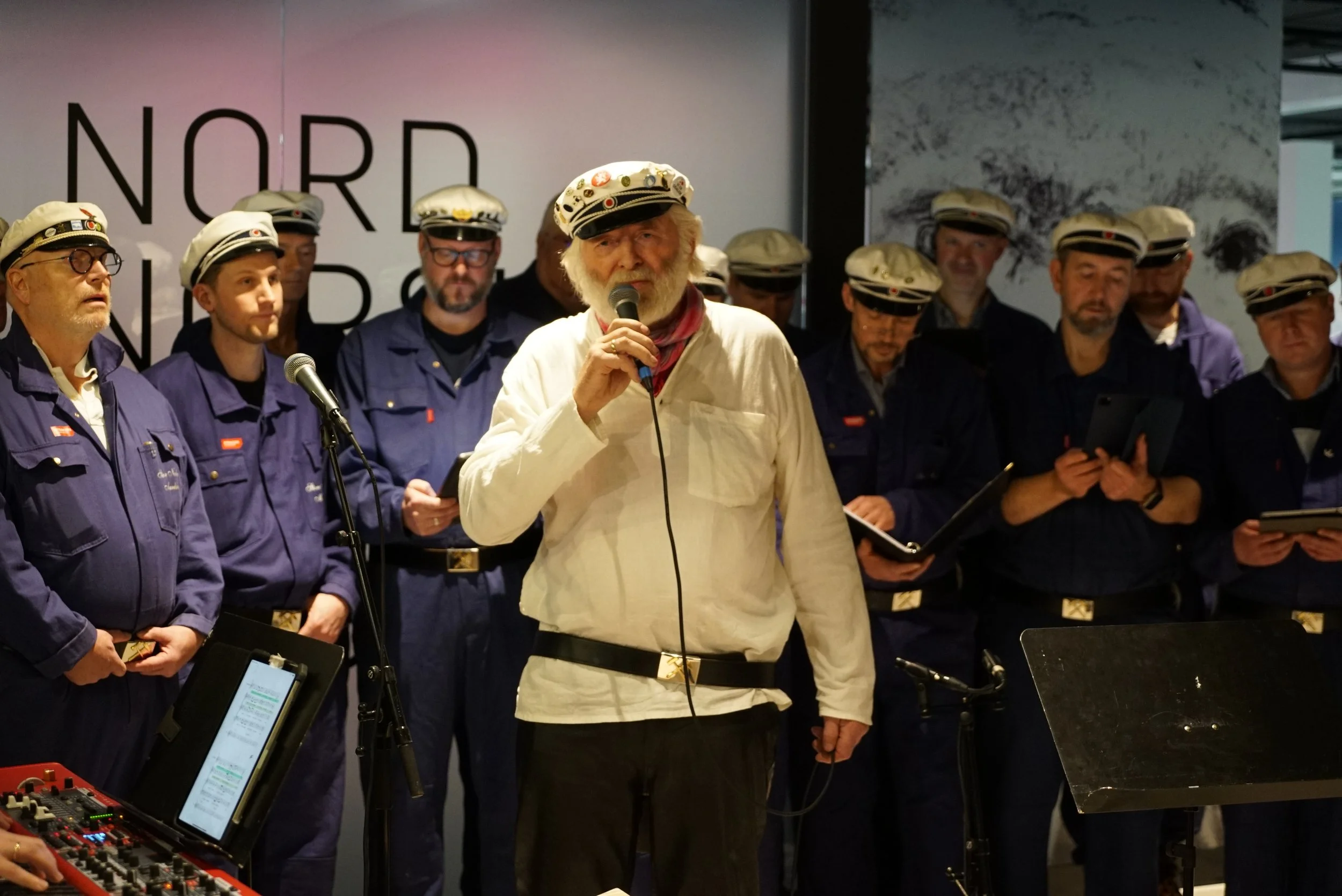 Olaf og koret.JPG