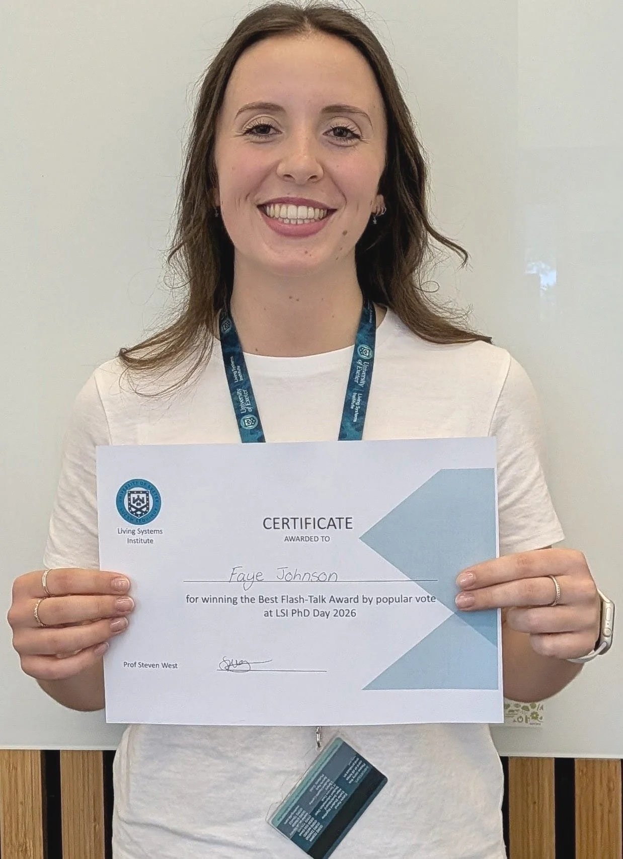   Faye wins best flash talk award at the LSI PhD day (May 2026)