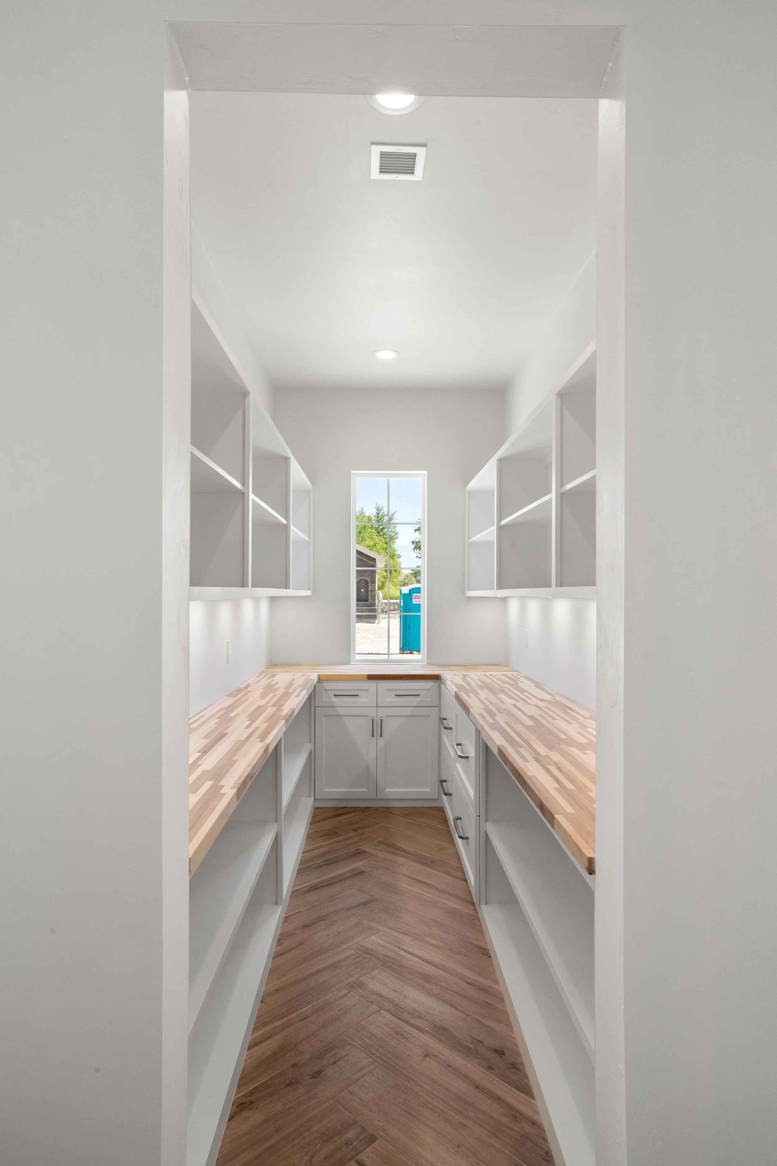 1042 Castillo Court 36.jpg