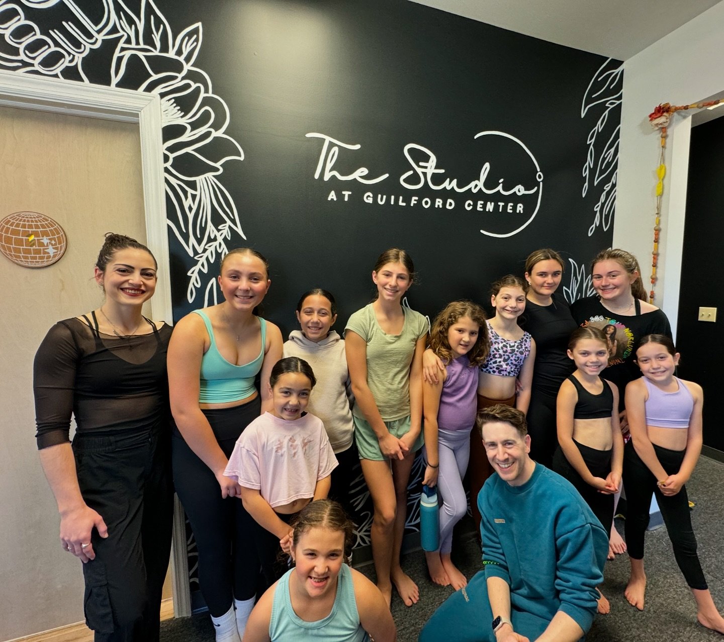 It&rsquo;s been a very busy week at the studio. 🐝✨🪩
1- Fun w/ Mr Luke 🕺🏻
2- Cute littles learning 💗
3- Dance Co. members attended @wcteambition 💫
4- Going Red for @redcrossct #hurricanerelief ❤️
5- A packed choreo weekend for the company 👏🏽

