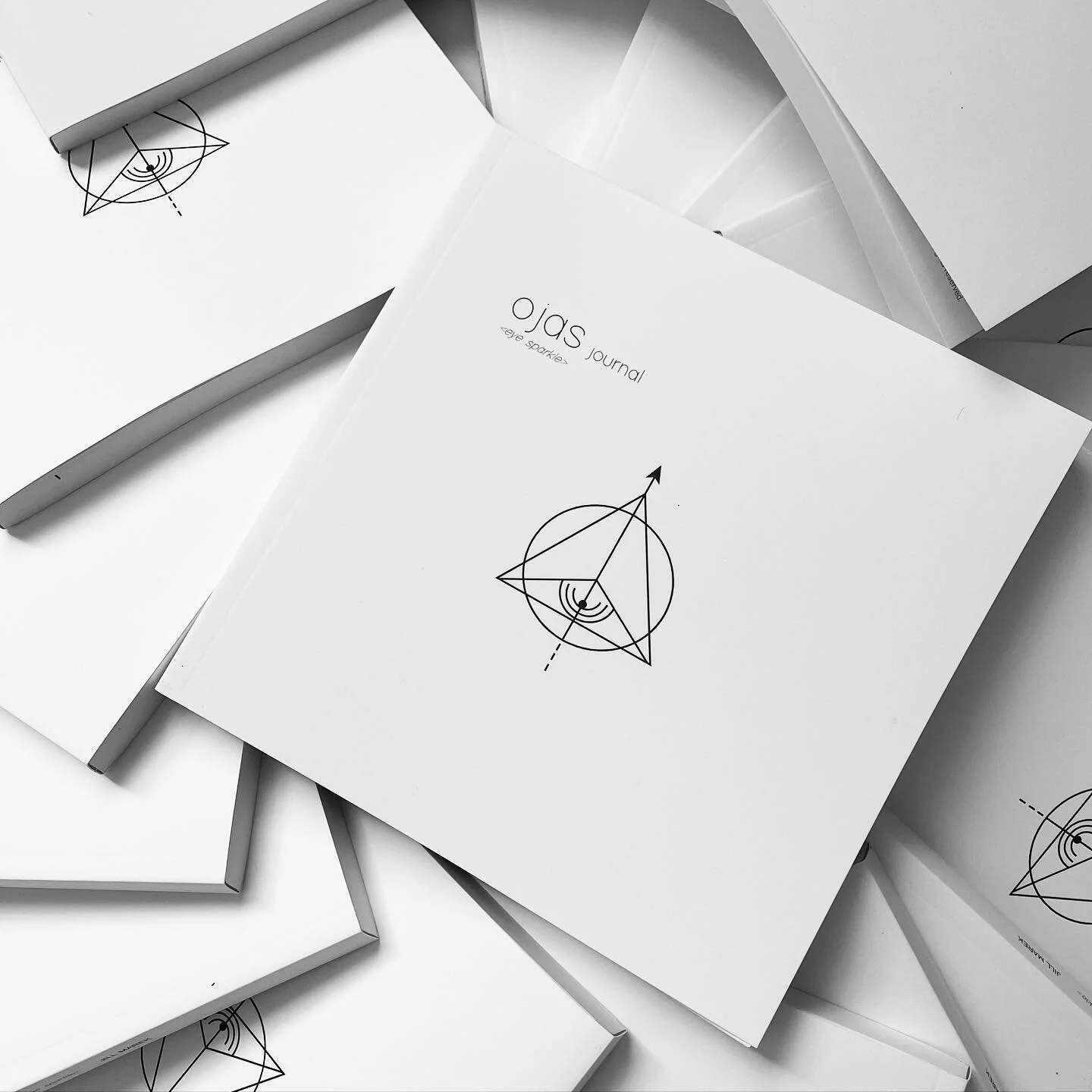 so. many. shiny, NEWLY REVISED journals just in! 🌟 perfect holiday reset/gift :) xo

link to purchase in bio ☝️ also available at @metayoga 💛

#ojas #lifejournal #joy #eyesparkle #fulfillment #advicetoself #astrologyjournaling #powerquestions #ayur