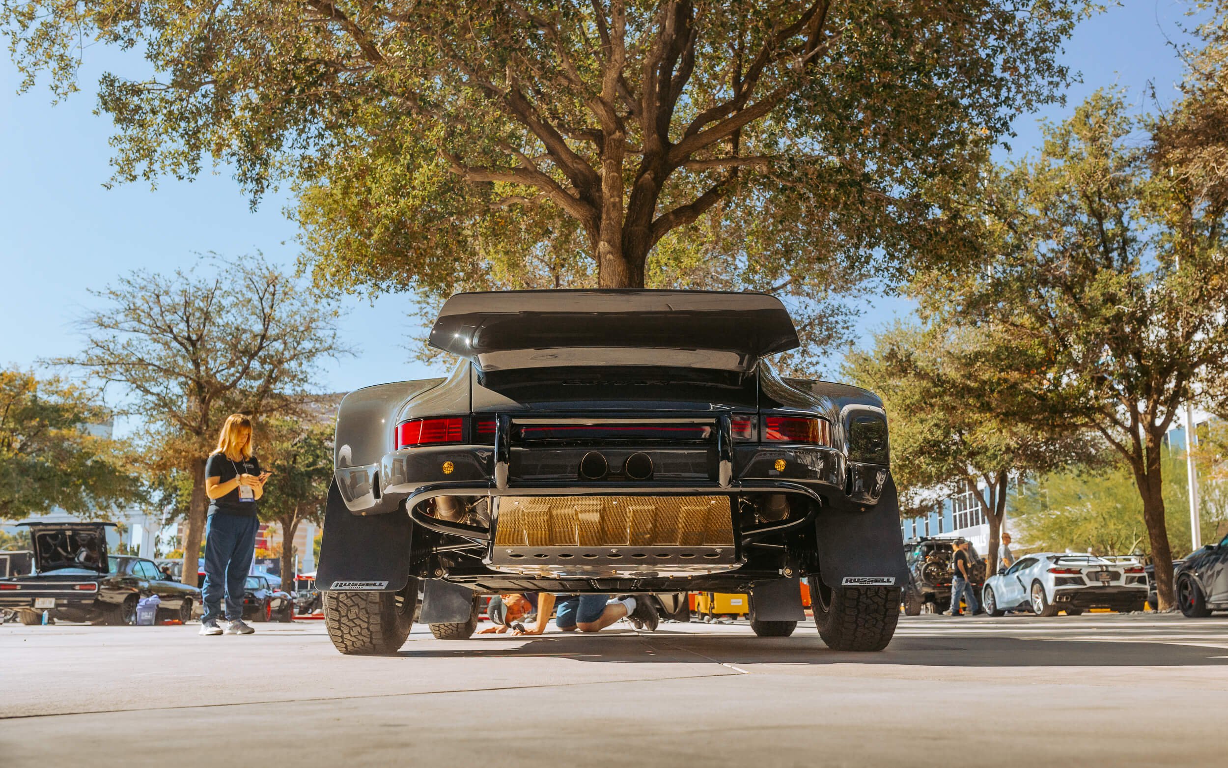 WEB_20221101 SEMA Show Madness-104.jpg