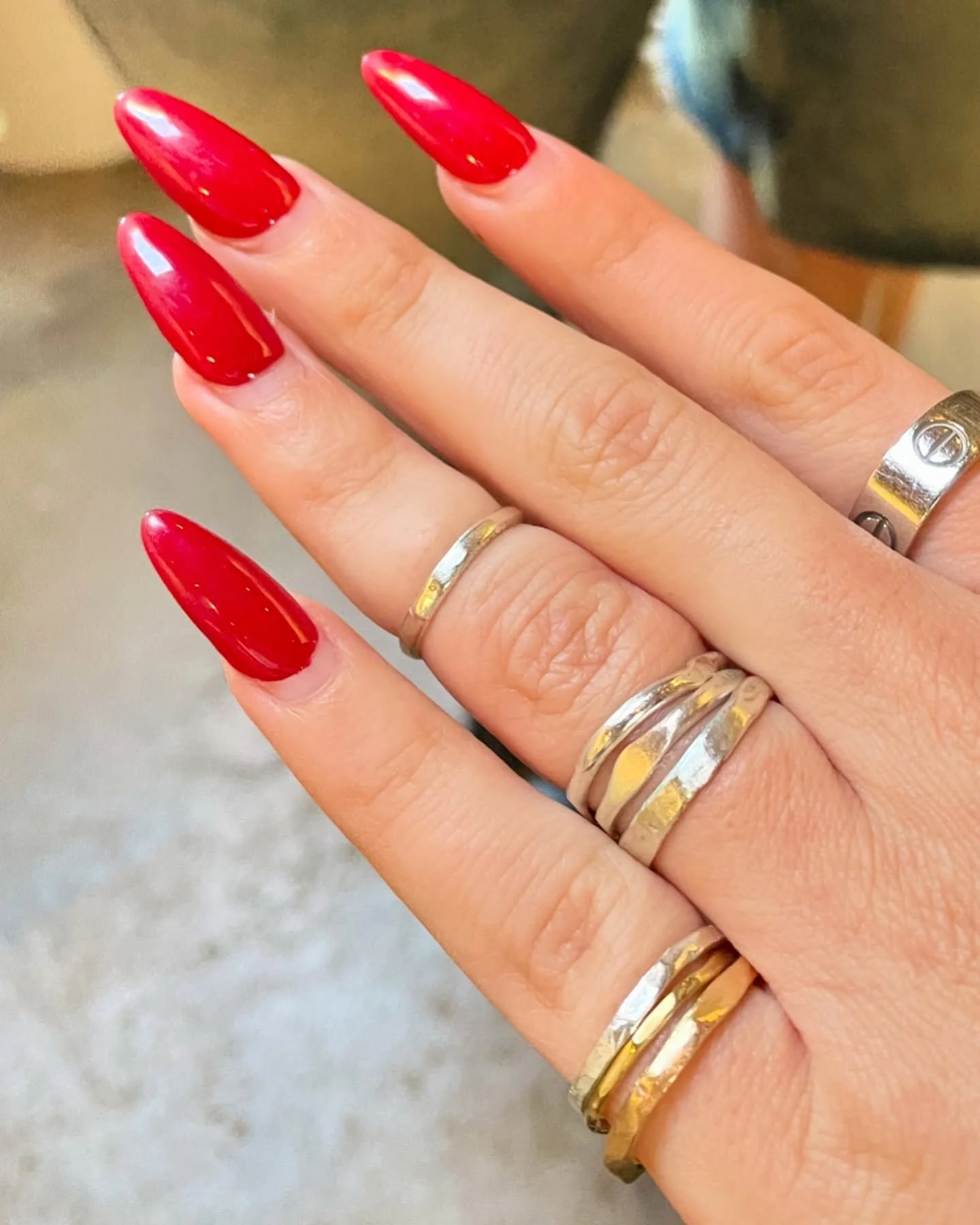 Another fantastic group of first time metalsmiths @foragercrafts making their own stacking rings! Minus slide 5 who loved it so much last month she came back with the ring sizes of her giftees this season! #wickedsmaht 
Scroll all the way through to 