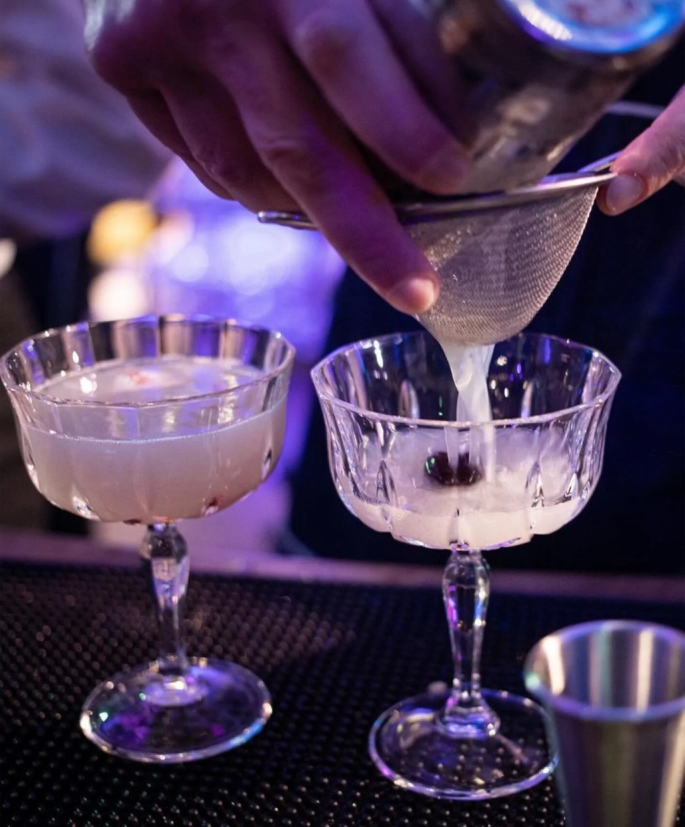 Happy Friday! Cheers to the weekend. 

Repost from @terp.atelier
#barcar #sf #oakland #events #cocktails #mocktails #airstream #airstreambar #eventbar #cocktailhour #cocktailparty #events #privateevents #wedding #cheers