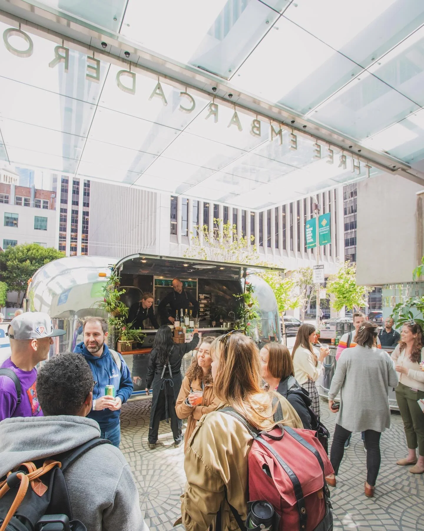 Today is the day! Join us from 4:00-6:00 @embarcaderoctr 
.
.
Happy Hour, anyone?!🍹Join us at Embarcadero Center on Wednesday, July 31st from 4PM-6PM for our Summer Happy Hour!

@barcarsf will be serving up hand crafted cocktails, beer, and wine, wh