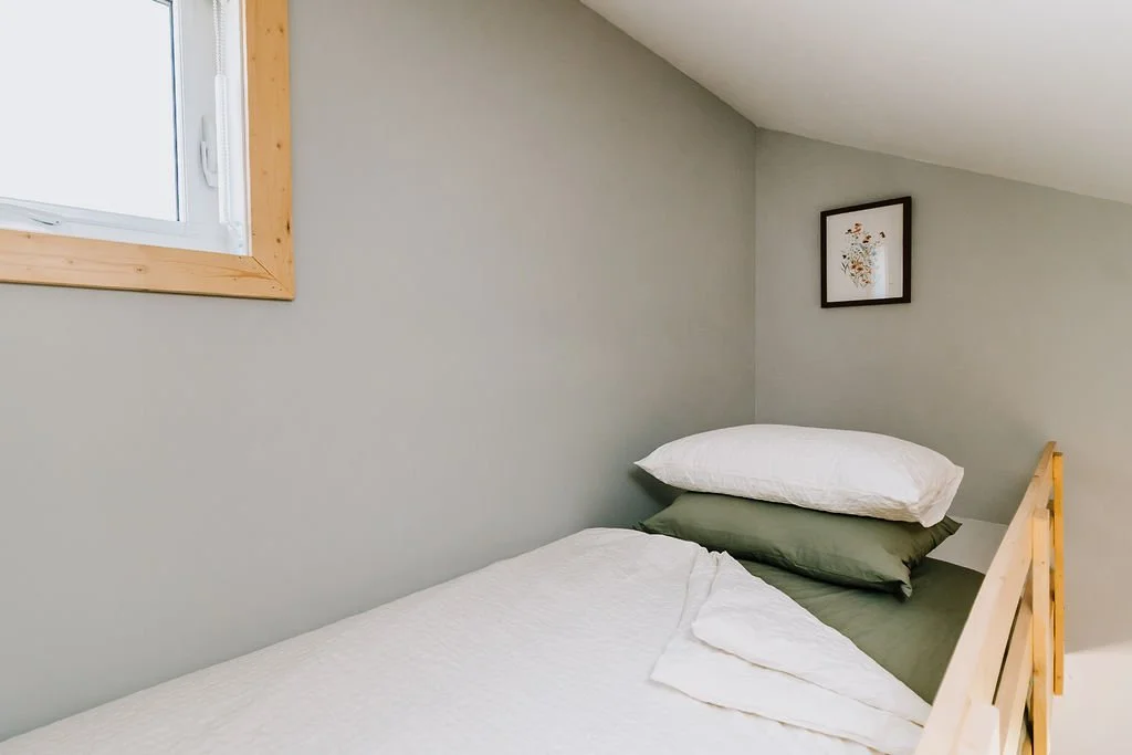 XL twin bed - loft