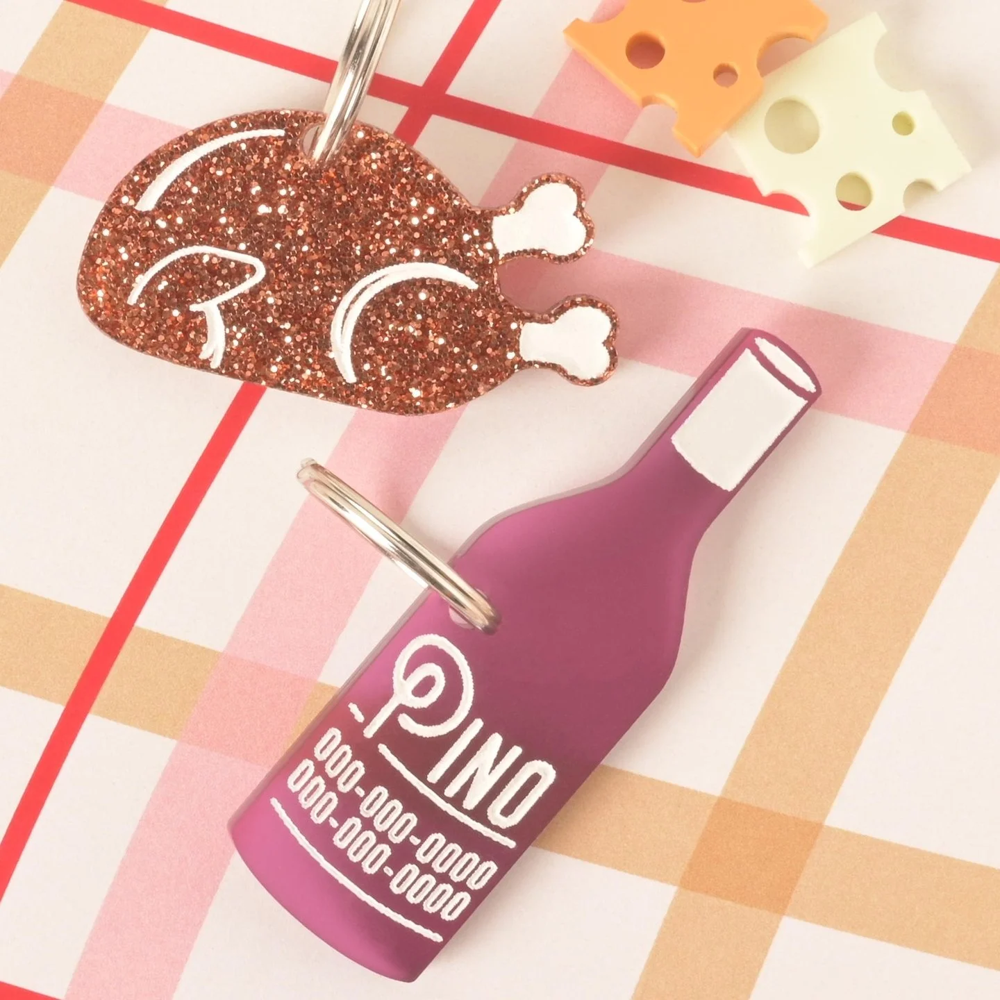 🦃🍷 How are you preparing for Thanksgiving this year? 🍁

we've got you covered with our turkey pet tag and bottle of wine pet tag!

Our adorable and durable pet tags are perfect for showing off your pet's personality and adding a touch of festive f