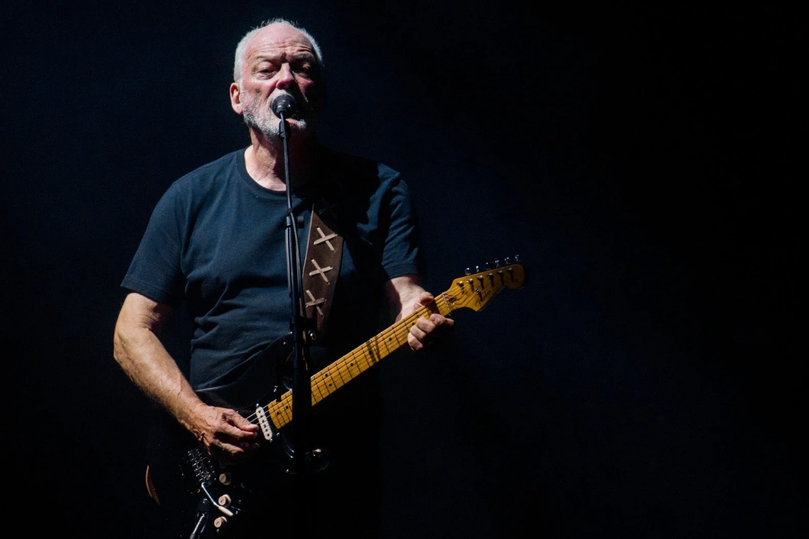 #DavidGilmour 's iconic &ldquo;Black Strat&rdquo; electric guitar set an all-time record on March 12th when it became the most expensive guitar ever sold, selling for $14.55 million.

Get the Live 365 App and search out &lsquo;Pop Soul&rsquo; for #70