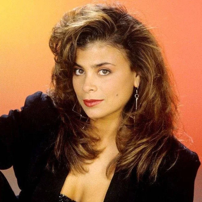 Today's #artistoftheday is Paula Abdul - an American singer, dancer, choreographer, and television personality who rose to fame in the late 1980s as a former Los Angeles Lakers cheerleader turned head choreographer for the Laker Girls. Discovered by 