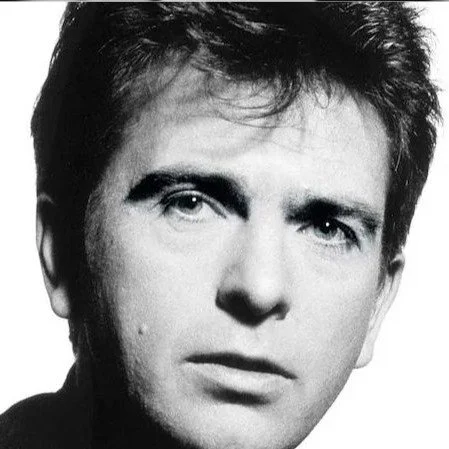 Since my colleague posted about #PeterGabriel yesterday, let's make him today's #artistoftheday. Peter Gabriel is an English singer, songwriter, and musician who first rose to fame as the lead vocalist of the progressive rock band Genesis before laun