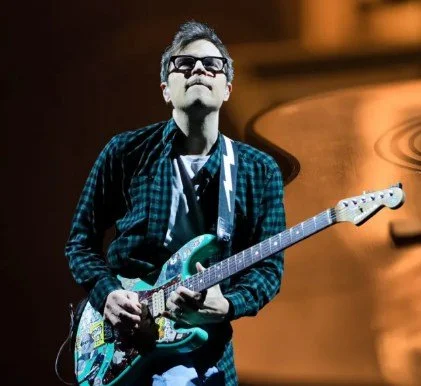 #RiversCuomo, the frontman, singer, guitarist, and song writer of #Weezer, just quietly uploaded a ton of acoustic cover songs to his YouTube channel, spanning a lot of different genres and range from &lsquo;Hey Ya&rsquo; by Outkast to &lsquo;Creep&r