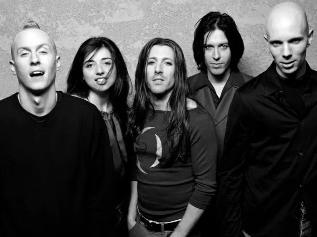 &rsquo;90s supergroup #APerfectCircle is celebrating the release of their new single "Starless" with a limited edition 7-inch vinyl release. It will be available in two exclusive colors. One is silver &amp; black while the other is white wi